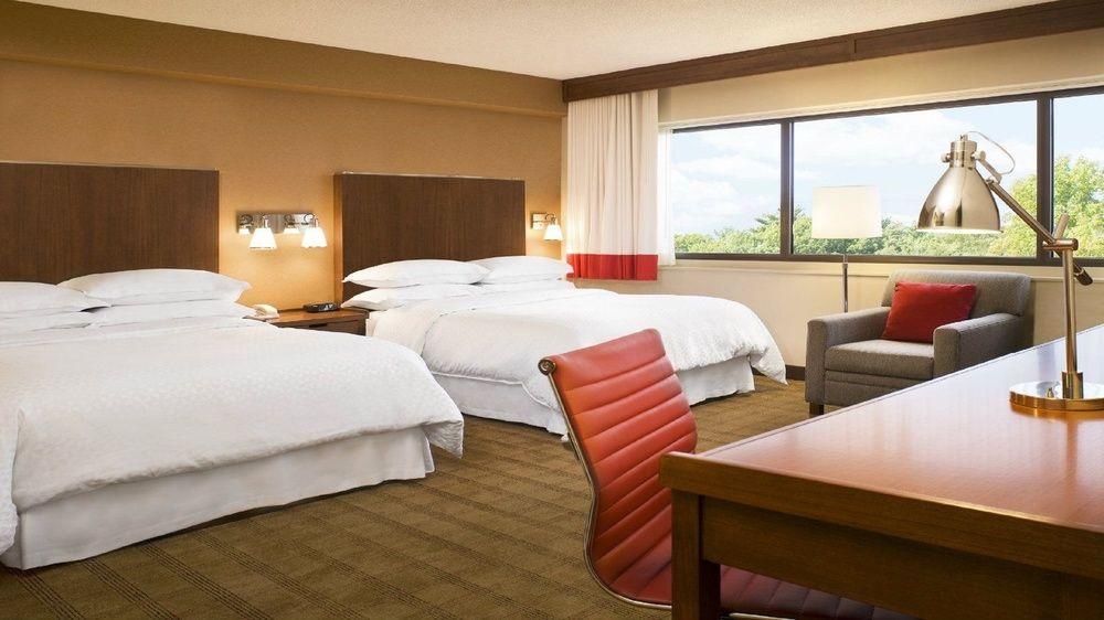 Four Points By Sheraton Detroit Novi Exterior photo