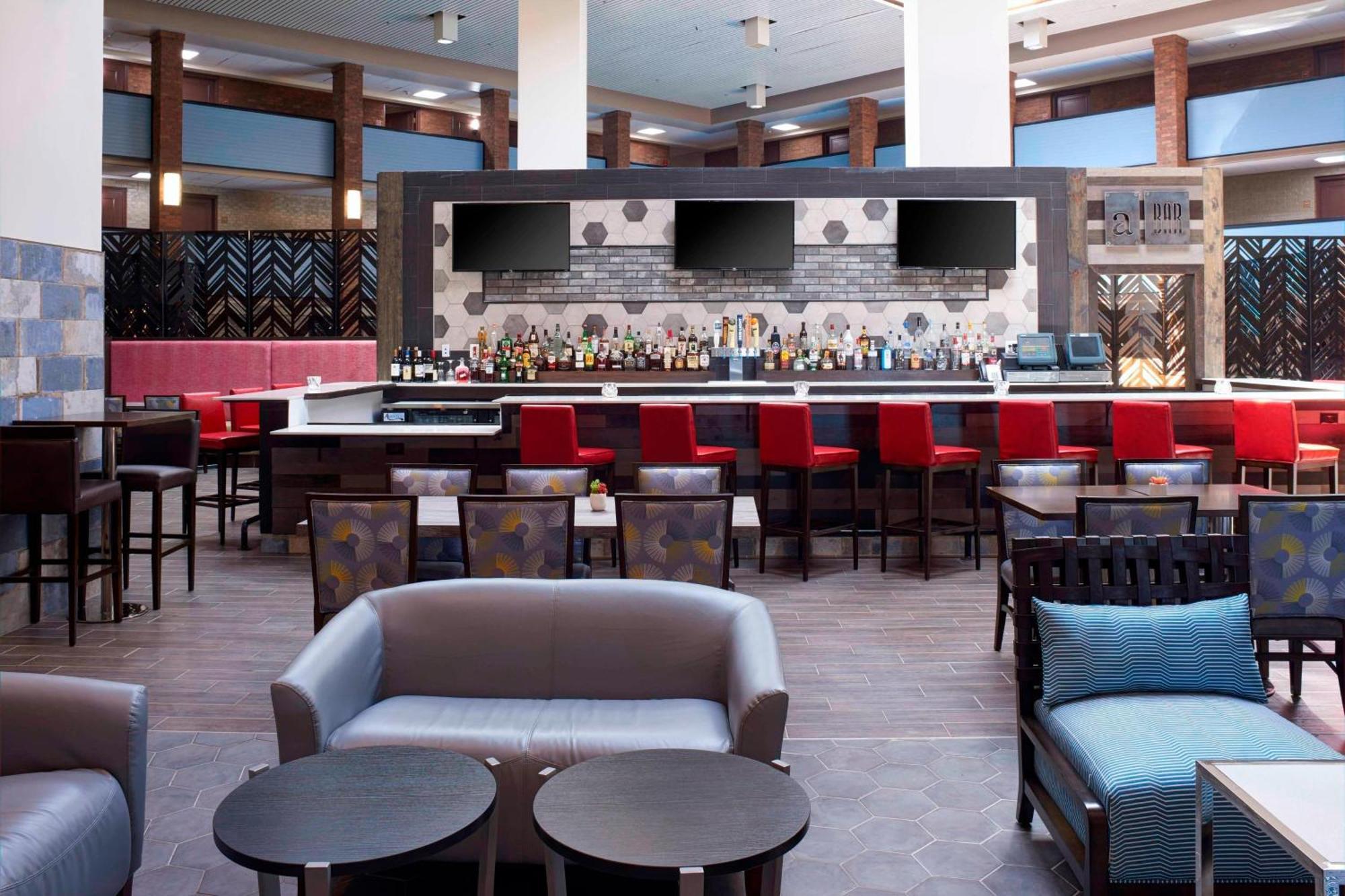 Four Points By Sheraton Detroit Novi Exterior photo
