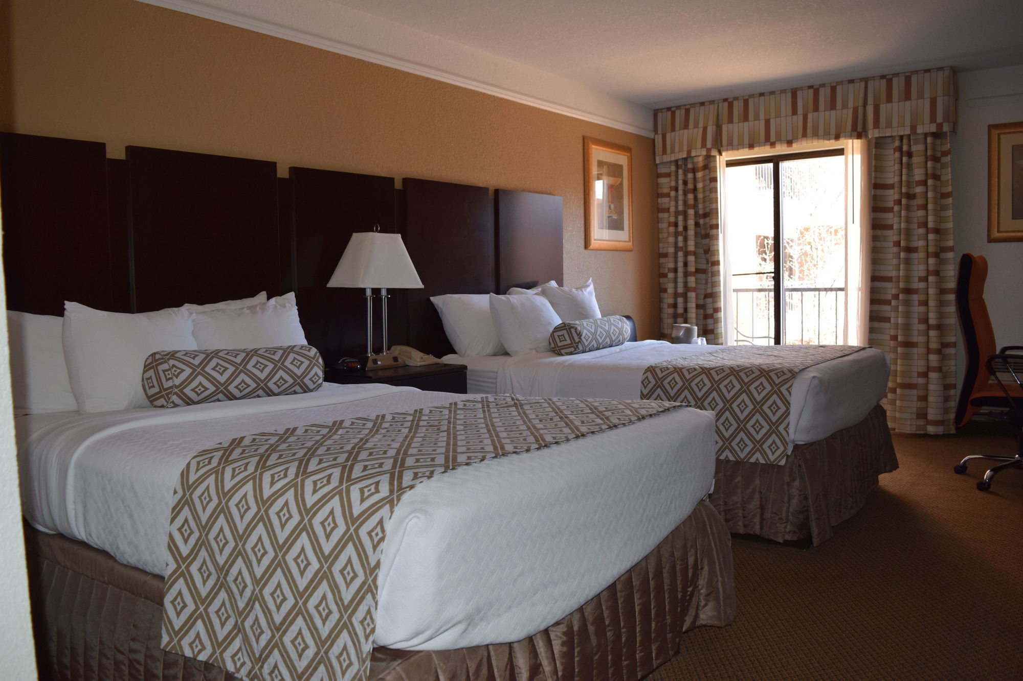 Four Points By Sheraton Detroit Novi Room photo