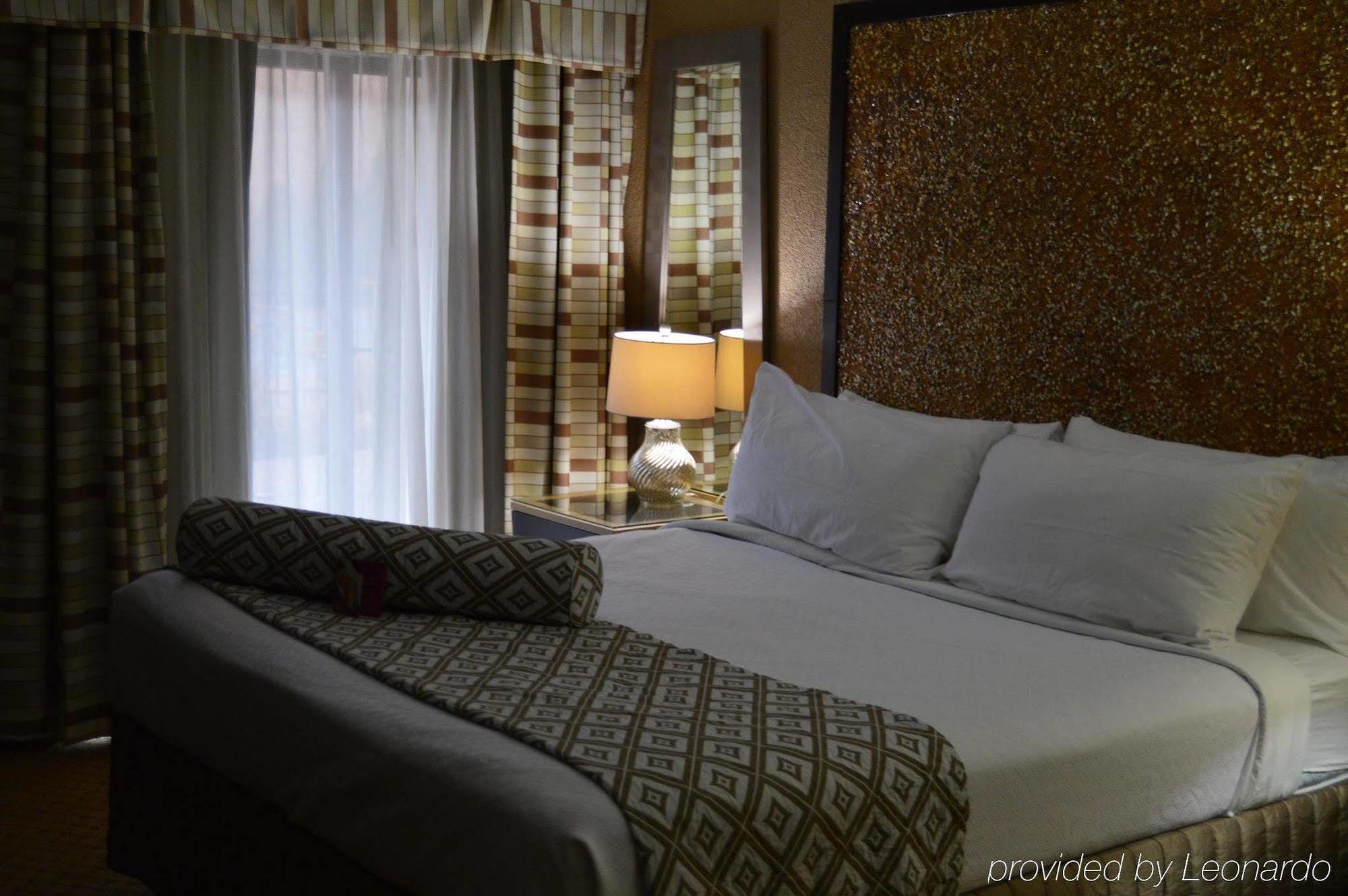 Four Points By Sheraton Detroit Novi Room photo